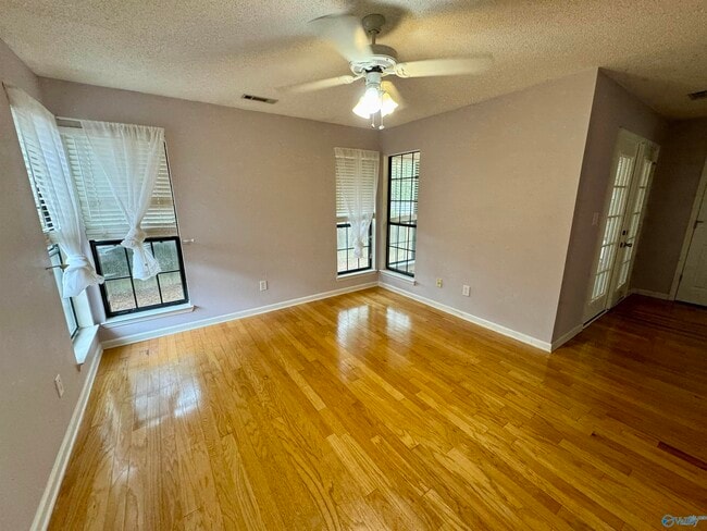 Building Photo - 129 Telluride Dr