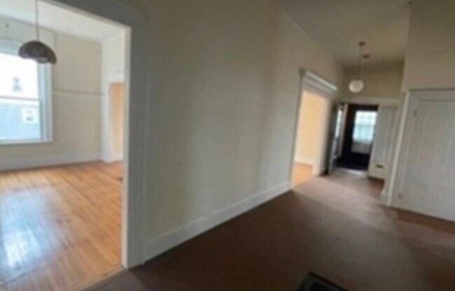 Building Photo - 84 Walker St