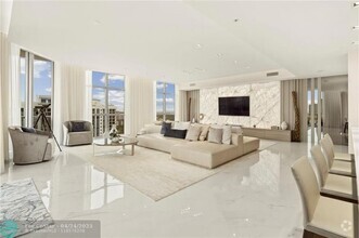 Building Photo - 17301 Biscayne Blvd