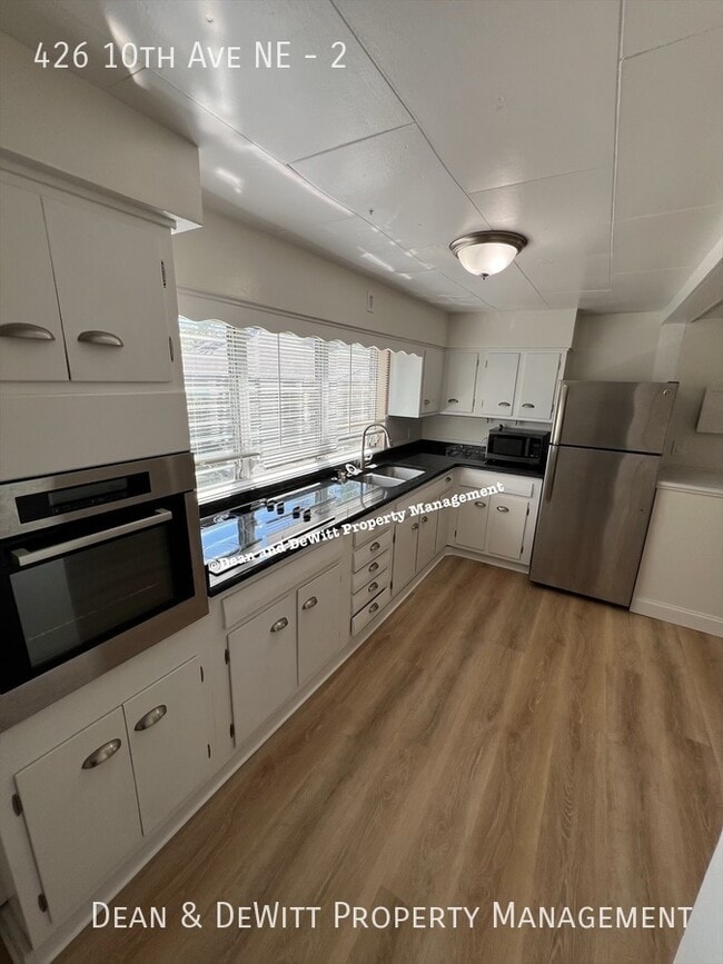 Building Photo - 426 10th Ave NE