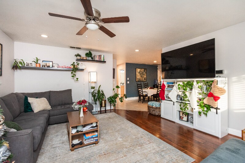 Building Photo - 2304 Michigan Blvd