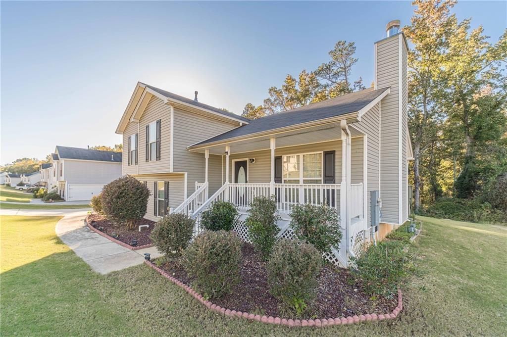 Building Photo - 583 Embassy Walk