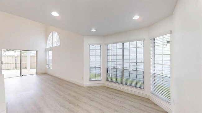 Building Photo - 5120 Coronado Ridge