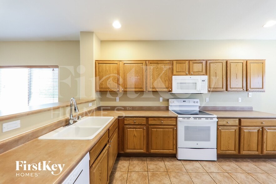 Building Photo - 4614 W Fortune Dr