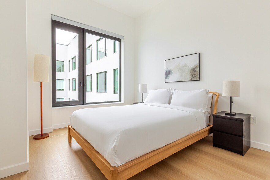 Building Photo - 655 Union St