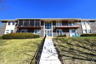 Building Photo - Creve Couer CONDO!