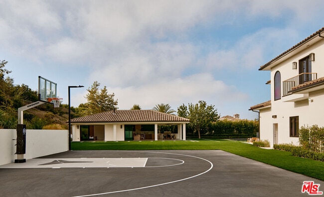 Building Photo - 25242 Prado Del Grandioso