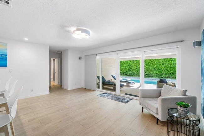 Building Photo - 5903 N Ocean Blvd