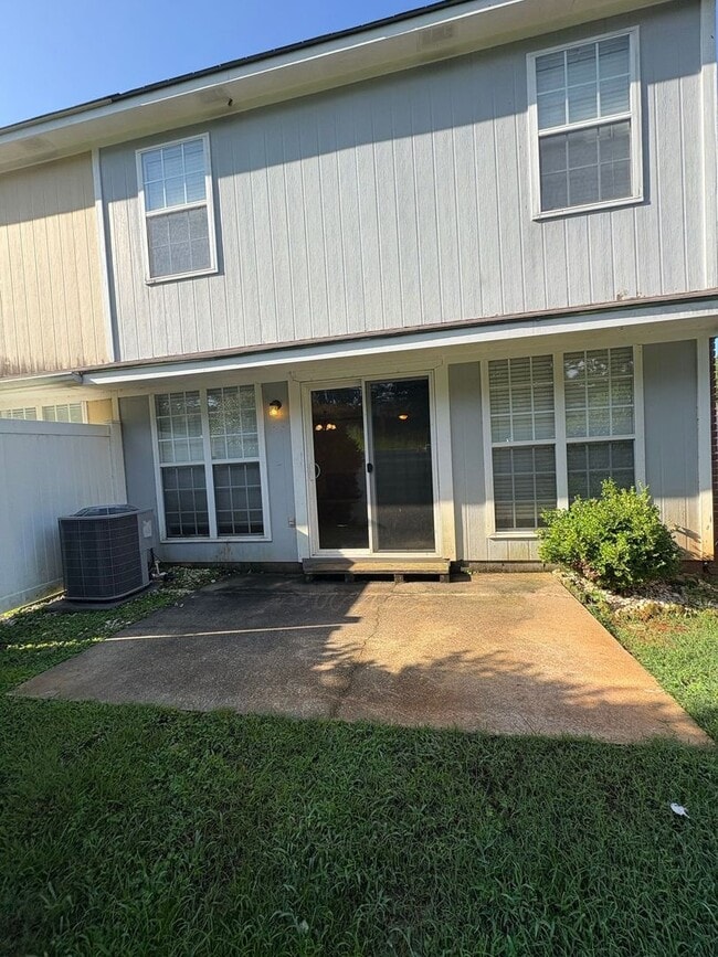 Building Photo - Dunwoody Subdivision