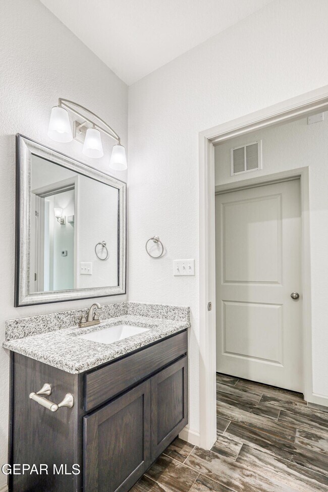 Building Photo - 6557 Toivoa Pl