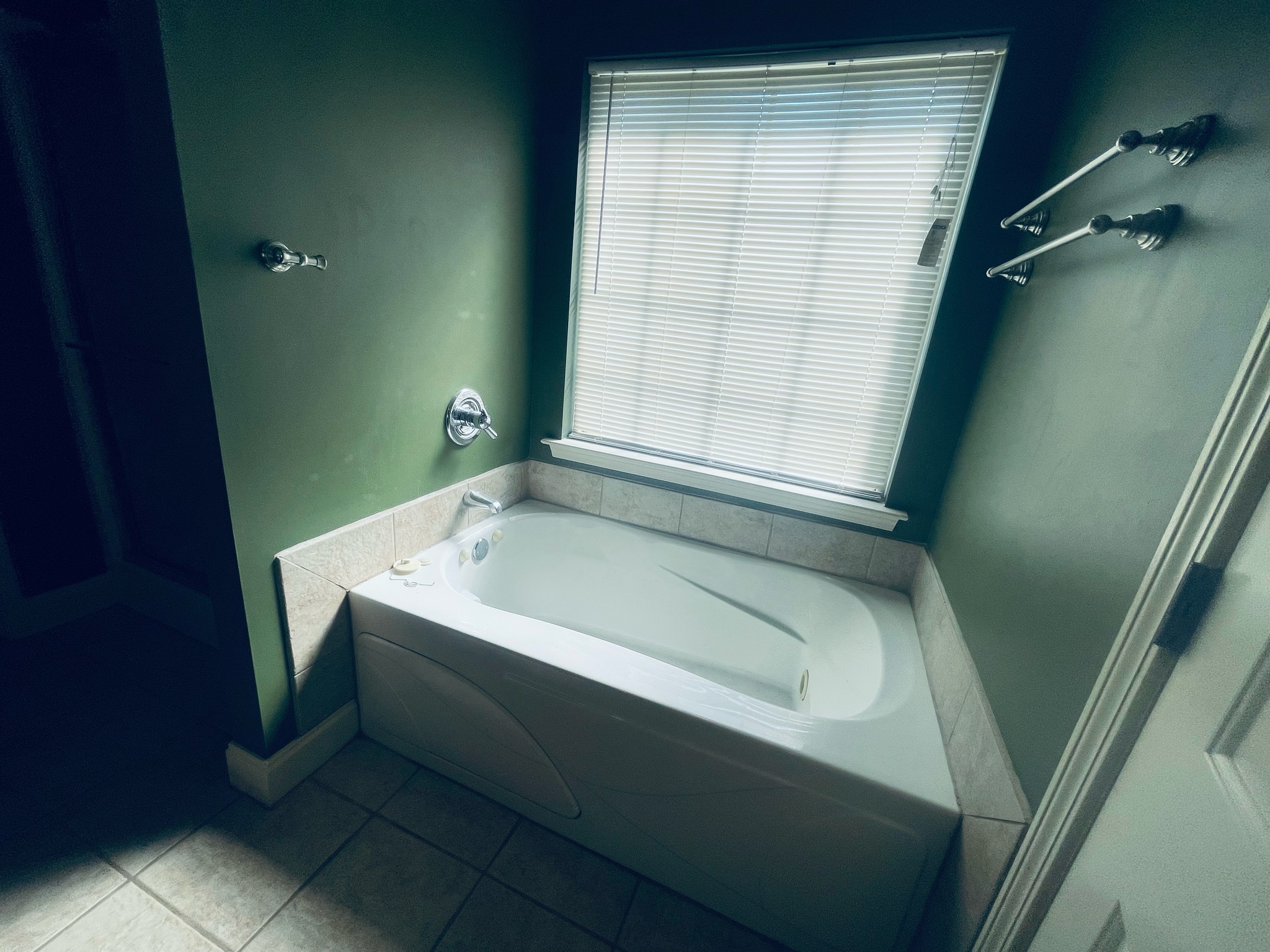 Building Photo - 770 Ridgefield Way