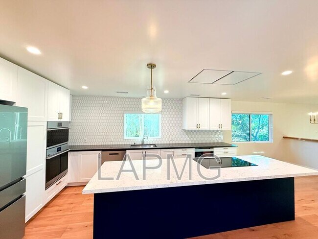 Building Photo - 4762 Charters Ave