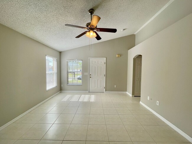 Building Photo - CUTE HOME IN SOUTHEAST ORLANDO