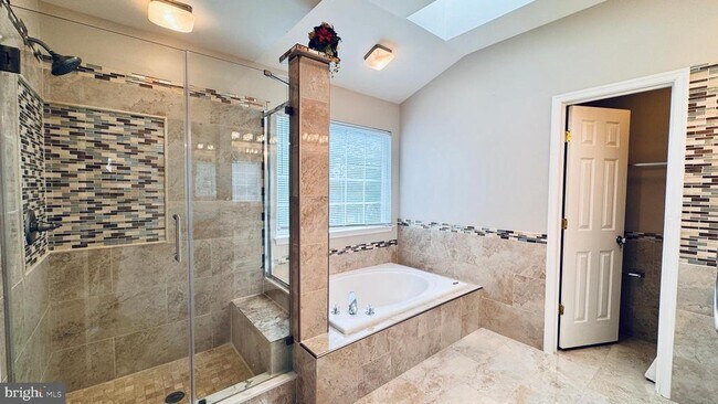 Building Photo - 9161 Lost Fields Ct