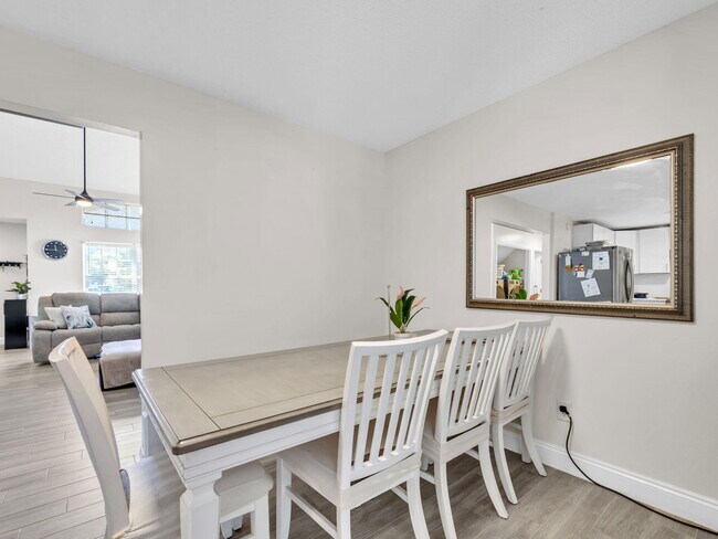 Building Photo - 1061 Quail Hollow Dr
