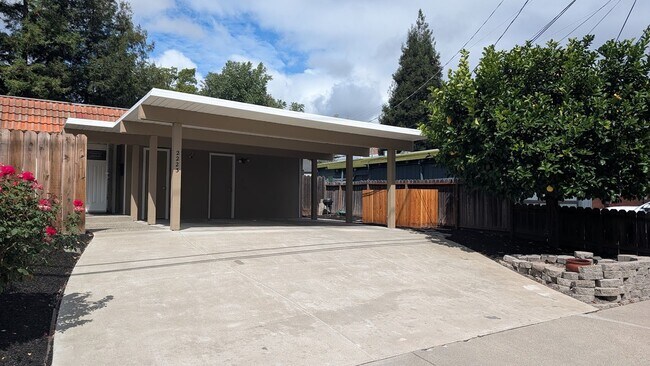 Building Photo - 2223 Buena Vista Ave