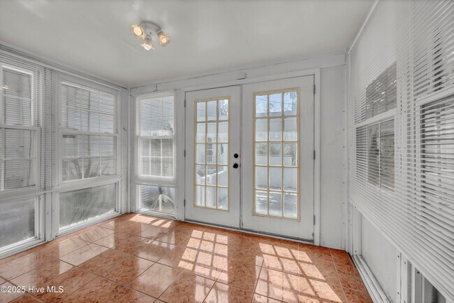 Building Photo - 1514 S 4th St