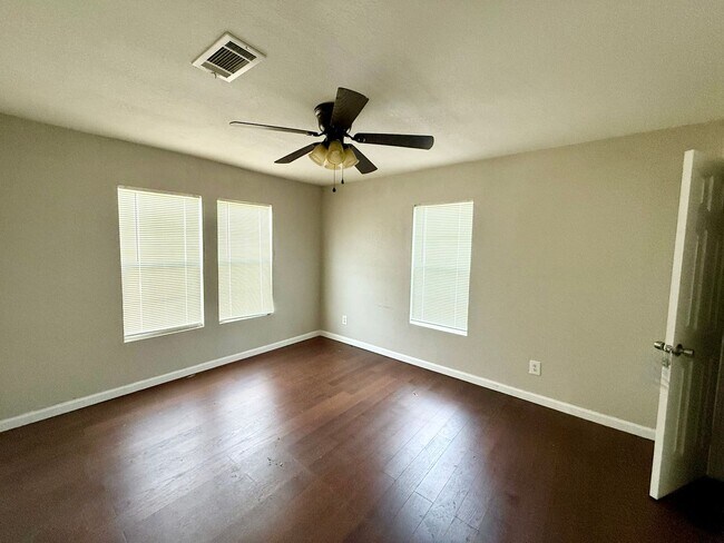 Building Photo - Charming 2-Bed, 1-Bath Home in the Heart of Waco!