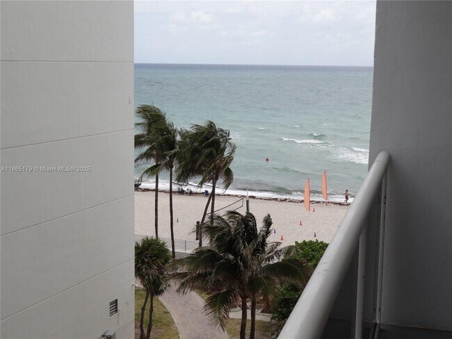Building Photo - 3725 S Ocean Dr