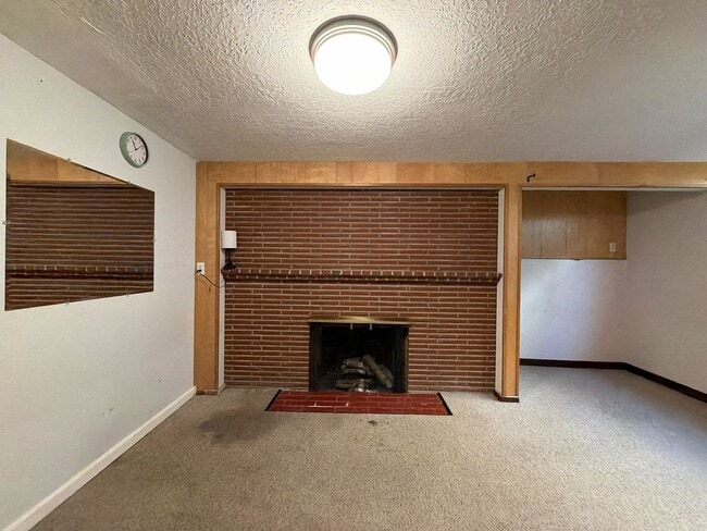 Building Photo - 5220 SE 33rd Pl