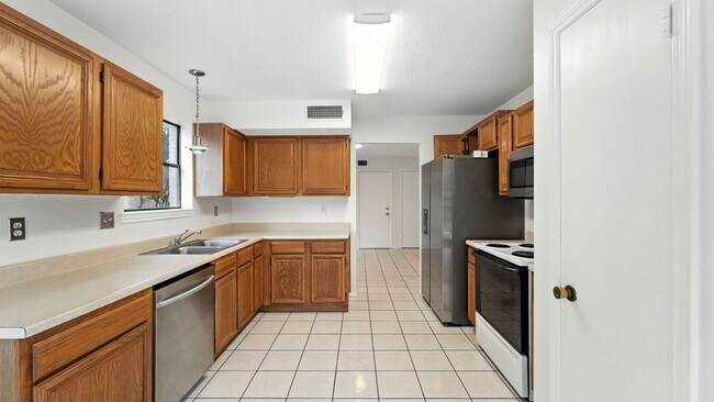 Building Photo - 21210 Malibu Colony