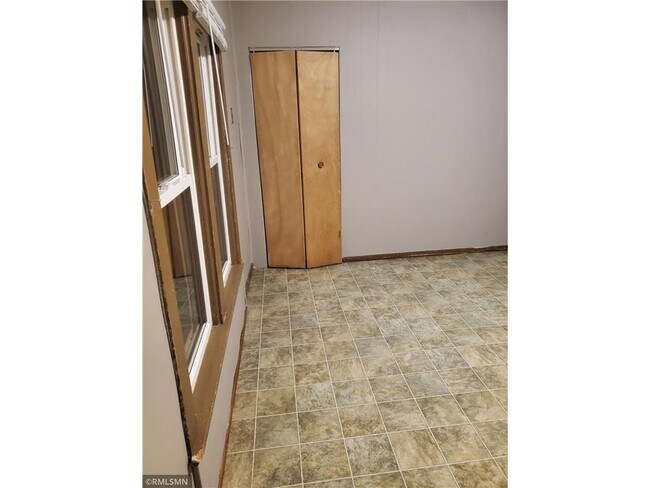 Building Photo - 103 N Pearl St