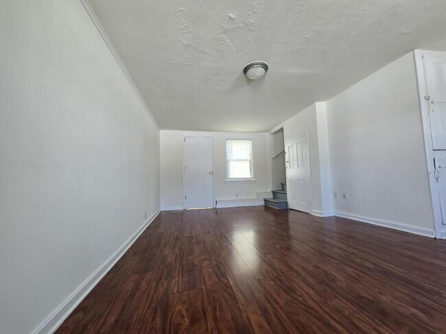 Building Photo - 76 Chestnut St