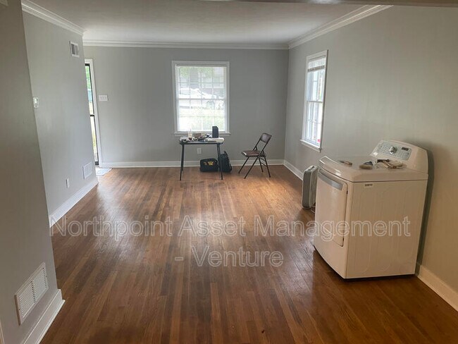 Building Photo - 1026 Linwood Rd