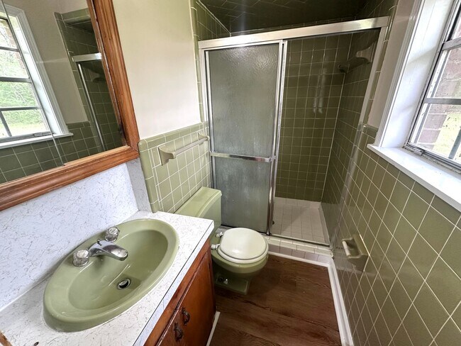 Building Photo - 3 Bedrooms, 2 Bathroom - House in North Rome!