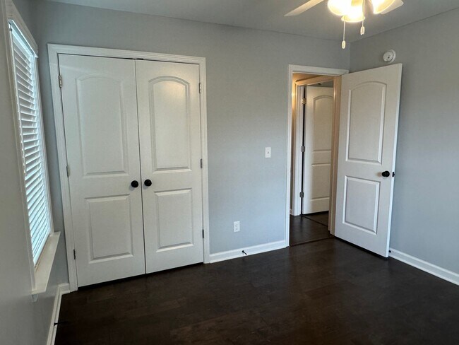Building Photo - Incredible 3-Bedroom in Grand Park!!
