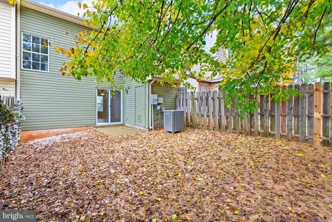 Building Photo - 448 Cromwell Ct