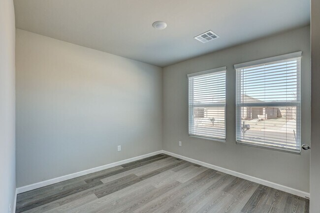 Building Photo - 10508 SW 41st St