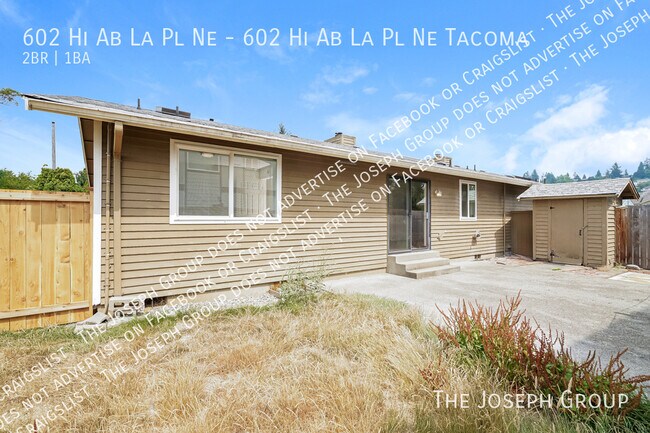 Building Photo - 602 Hi-Ab-La Pl NE