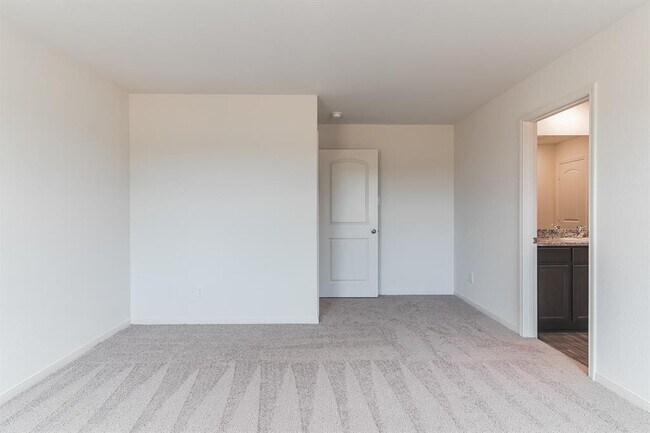 Building Photo - 112 Allington Cir