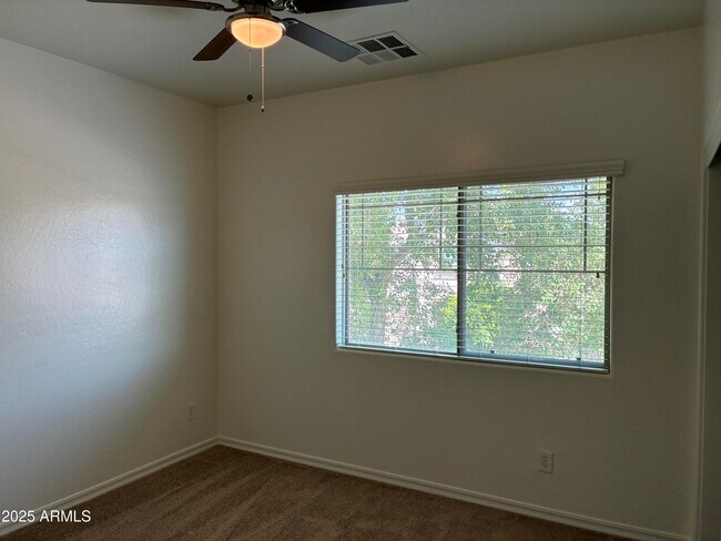 Building Photo - 14559 W Port Royale Ln