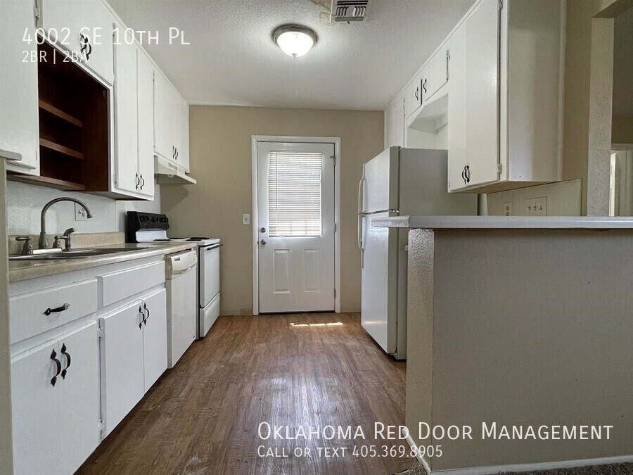 Building Photo - 4002 SE 10th Pl