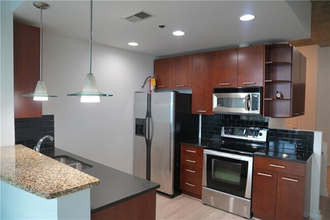 Building Photo - 3324 Peachtree Rd
