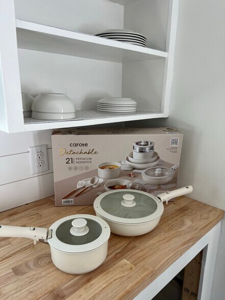 Building Photo - 506 S Spring Ave