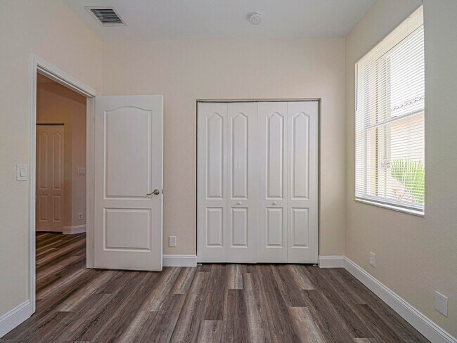 Building Photo - 5605 Spanish River Rd