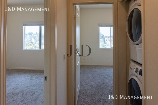 Building Photo - 8137 Cascio Ct