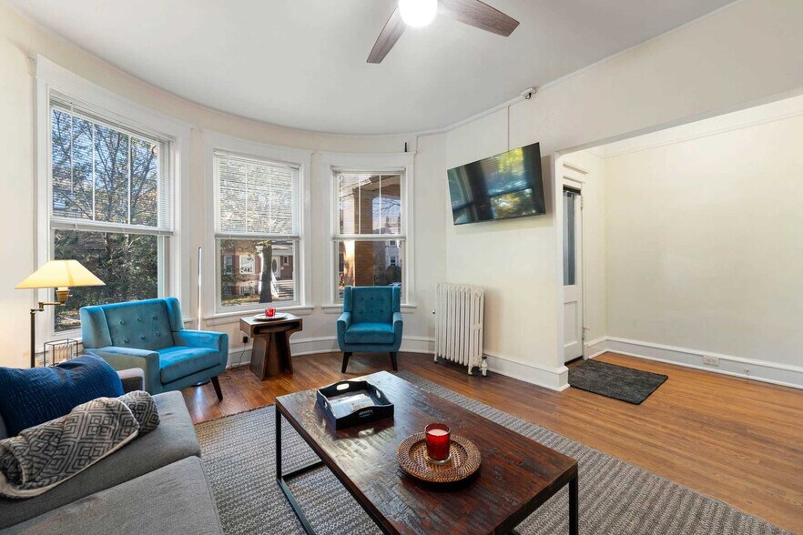 Building Photo - 6229 N Wayne Ave