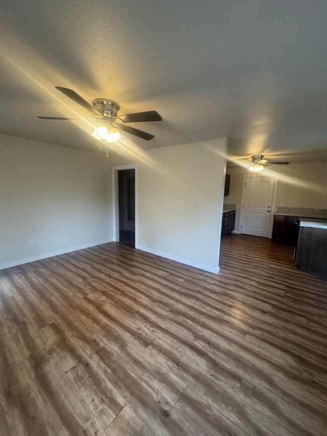 Building Photo - 1104 Layton Rd