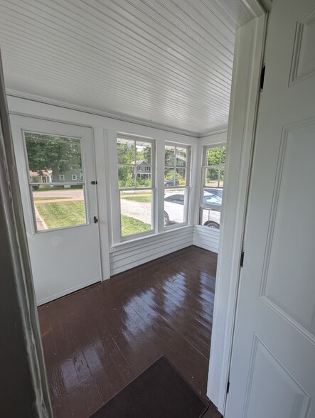 Front Porch - 2214 Hamilton Rd