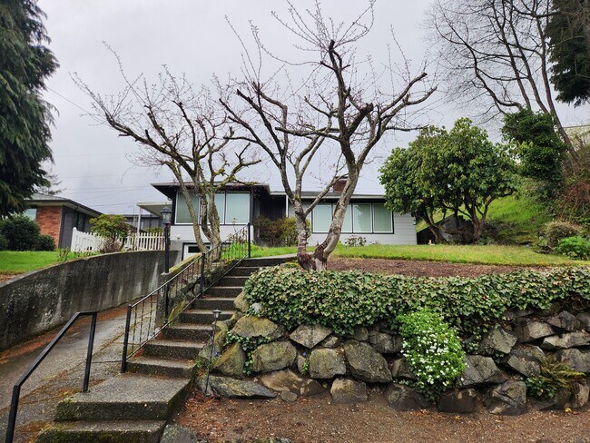 Building Photo - 4818 Rucker Ave