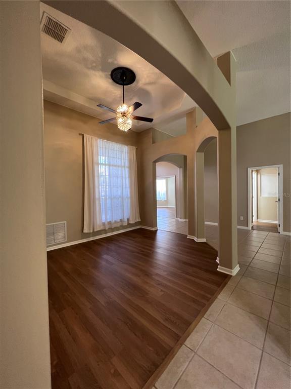 Building Photo - 1713 Winding Oaks Dr