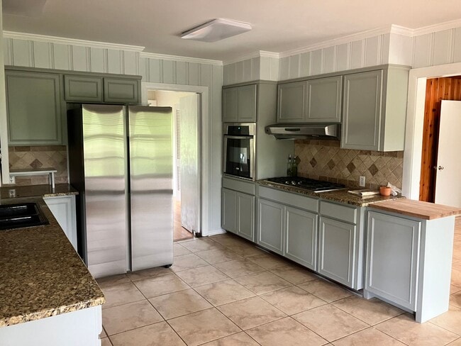 Building Photo - 2766 County Rd 1128