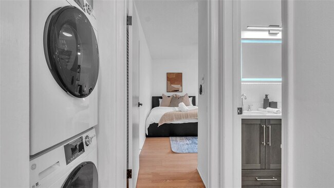 Building Photo - 2201 N 50th Ave