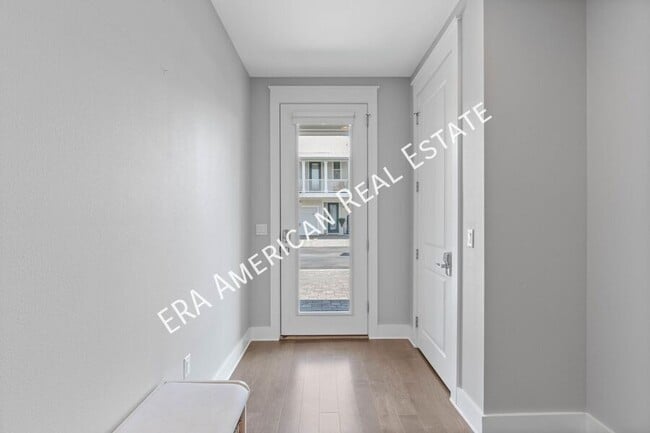 Building Photo - 4923 E County Hwy 30A