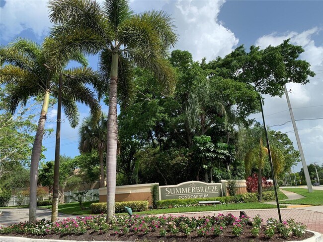 Building Photo - 9999 Summerbreeze Dr