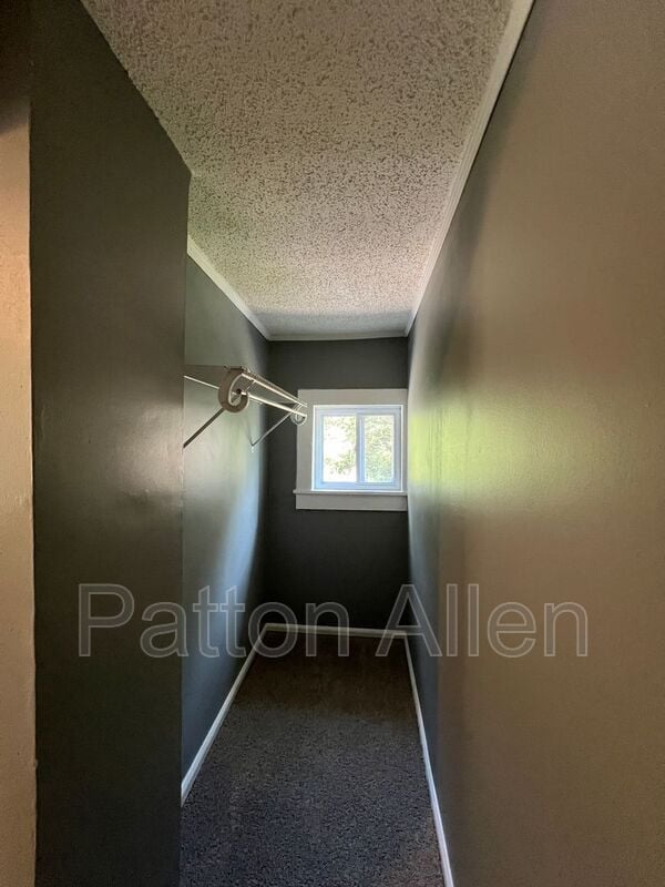 Building Photo - 15 Woodbine Rd